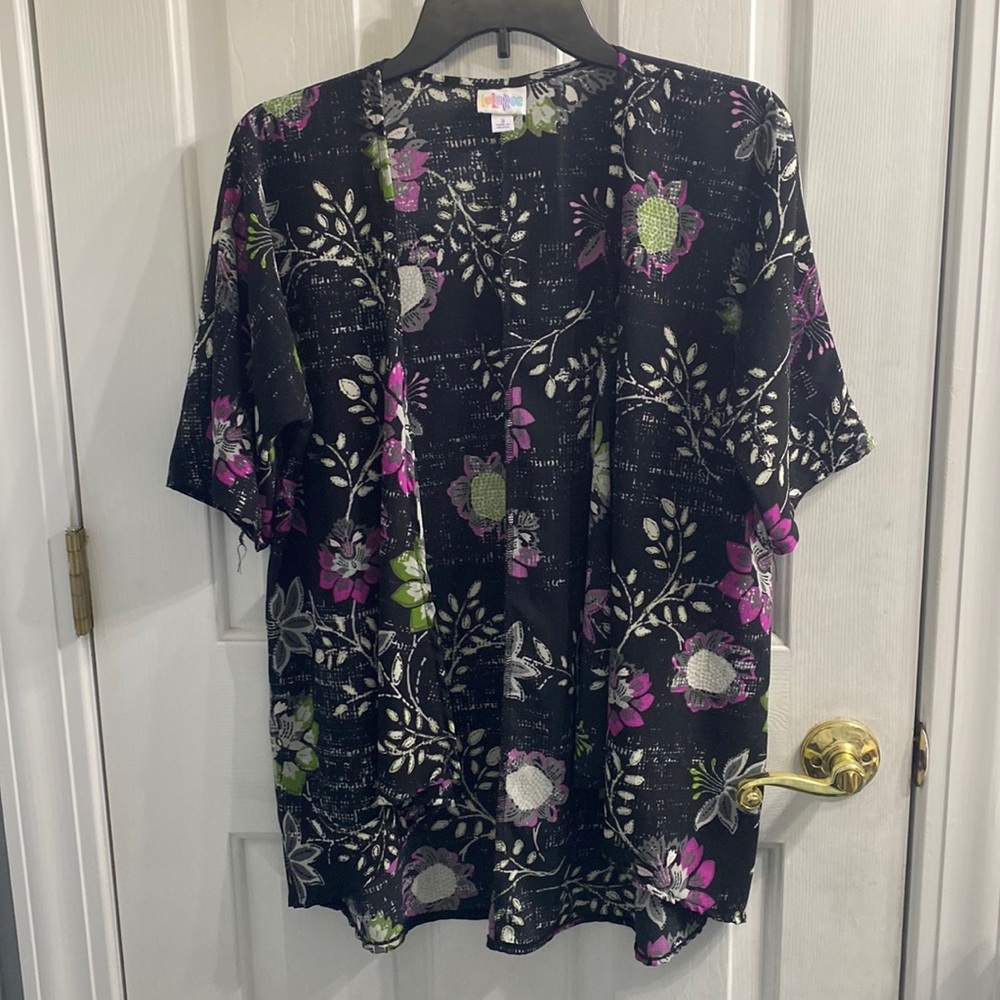 Unknown Size but fits Medium and Large-LulaRoe